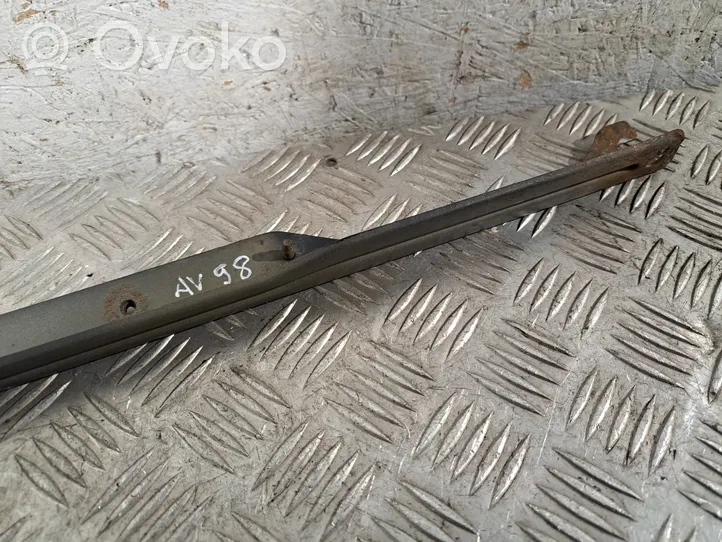 Toyota Avensis T270 Staffa del pannello di supporto del radiatore 