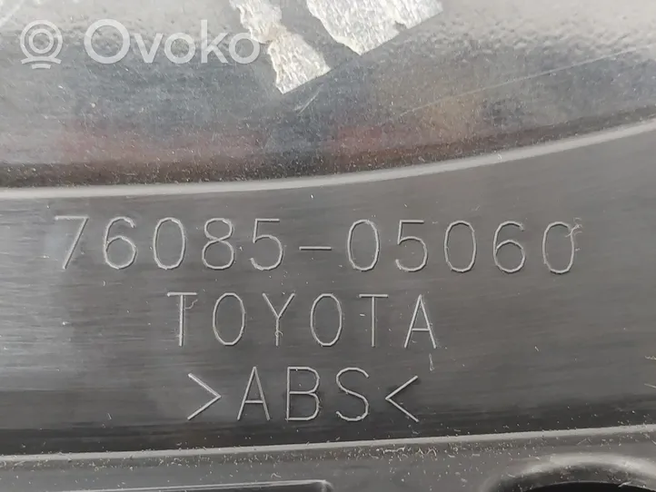 Toyota Avensis T270 Spoiler del portellone posteriore/bagagliaio 7608505060