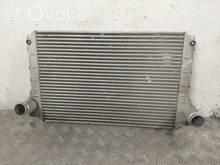 Toyota Avensis T250 Chłodnica powietrza doładowującego / Intercooler 