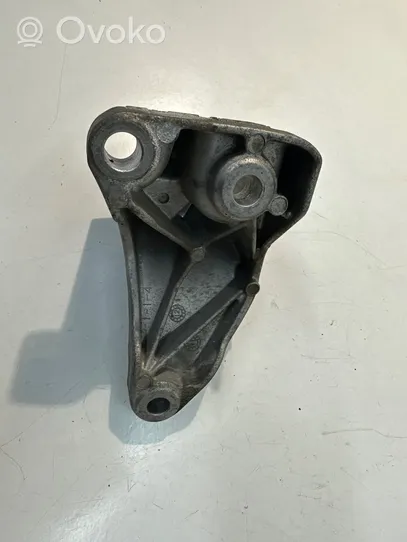 Ford Fiesta Supporto di montaggio scatola del cambio 8V517M125AC