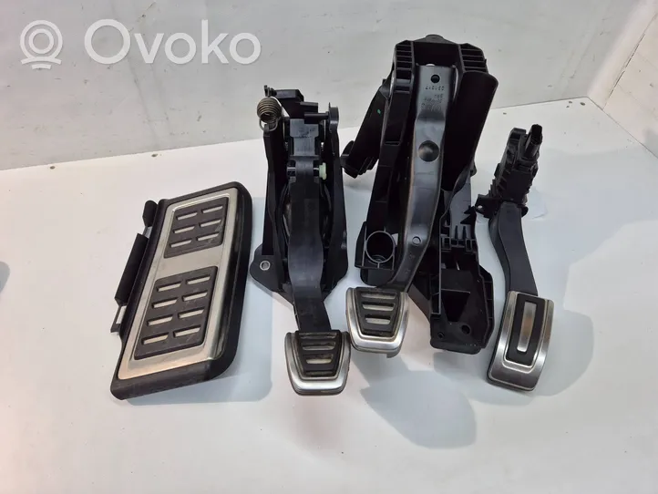 Volkswagen Tiguan Pedal assembly 5Q171058DE