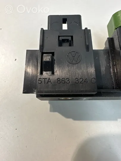 Volkswagen Tiguan Gniazdo / Złącze USB 5TA863324C