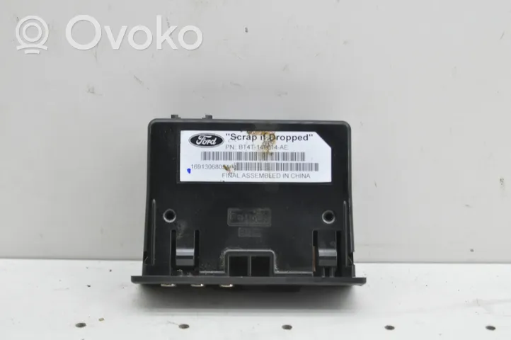 Lincoln MKZ II USB-ohjainlaite BT4T14F014AE