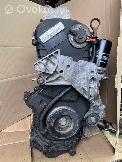 Volkswagen Golf VI Motor CBF