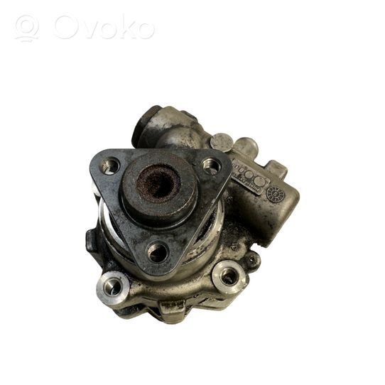 Seat Exeo (3R) Ohjaustehostimen pumppu 8E0145155N