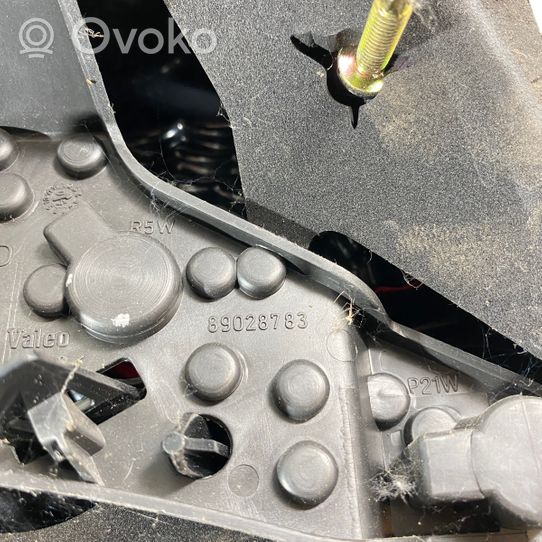 Toyota Avensis T250 Rückleuchte Heckleuchte 89028783