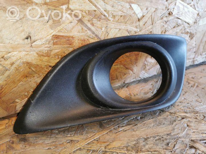 Toyota Avensis T250 Pretmiglas luktura dekoratīvais režģis 5212805050