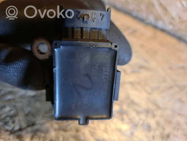 Volvo V70 Cewka zapłonowa wysokiego napięcia 30713416