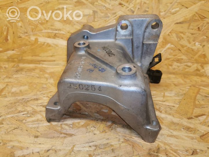 Toyota Hilux (AN10, AN20, AN30) Soporte de montaje del compresor de A/C TG246260522