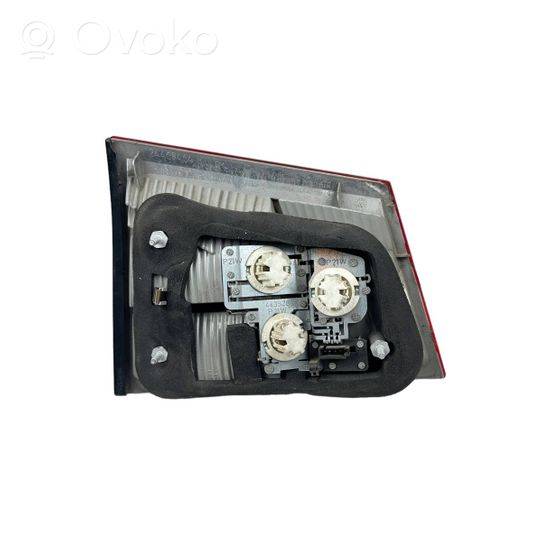 Opel Vectra C Lampy tylnej klapy bagażnika 24469464