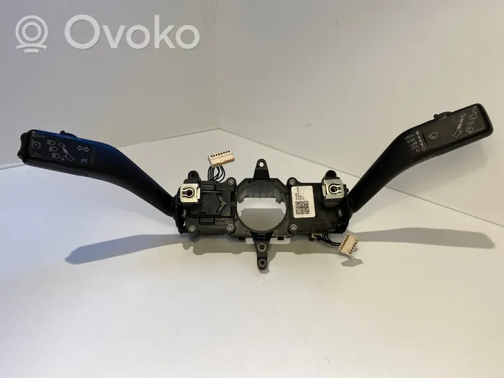 Skoda Octavia Mk2 (1Z) Interruptor/palanca de limpiador de luz de giro 5K0953521BN