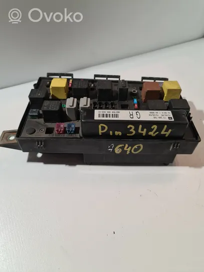 Opel Astra H Module de fusibles 13206745