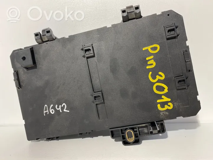 Opel Astra H Module de fusibles 13206759