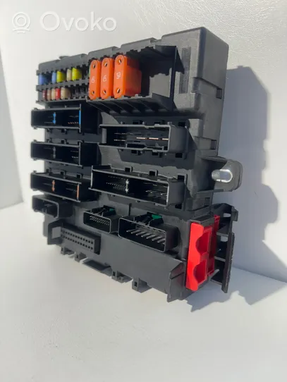 Opel Signum Module de fusibles 13189923