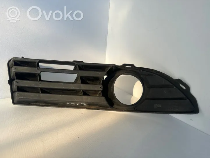 Volkswagen Polo IV 9N3 Verkleidung Nebelscheinwerfer / Gitter vorne 6Q0853665E