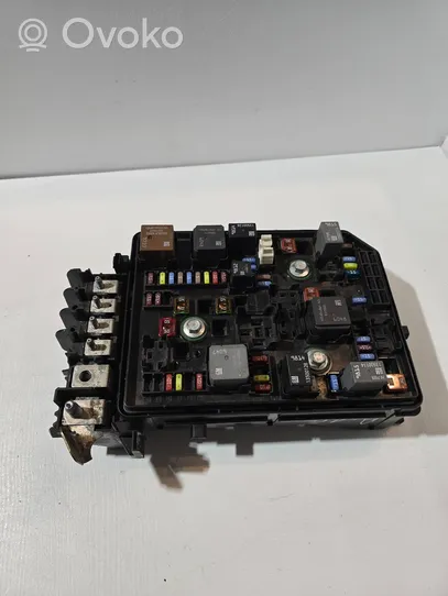 Opel Astra K Fuse module 