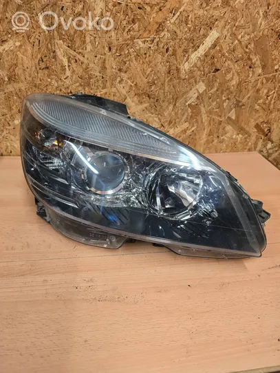 Mercedes-Benz CLC CL203 Lampa przednia 1305630550