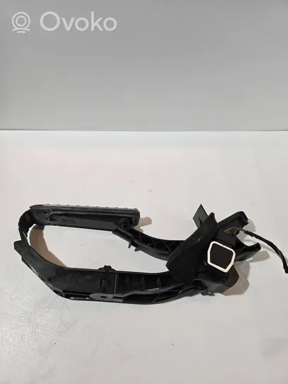 Mercedes-Benz CLC CL203 Accelerator throttle pedal A2033000904