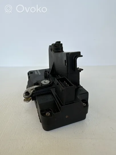 Opel Vivaro Front door lock 8200008246