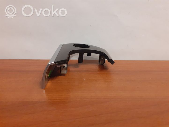 BMW X5 E70 Kojelaudan hansikaslokeron lista 4992301