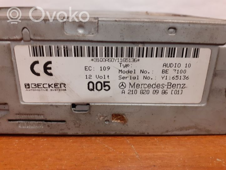 Mercedes-Benz E W210 Changeur CD / DVD A2108200986