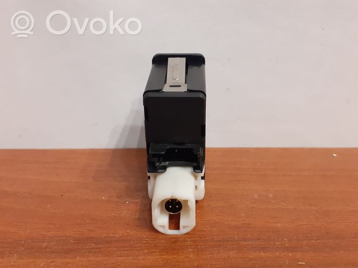 BMW X5 E70 Câble adaptateur AUX 8410923765301