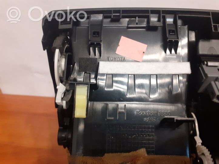 Toyota Avensis T270 Muu keskikonsolin (tunnelimalli) elementti 55670051