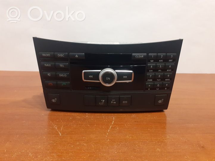 Mercedes-Benz E W212 Radio/CD/DVD/GPS-pääyksikkö 11800