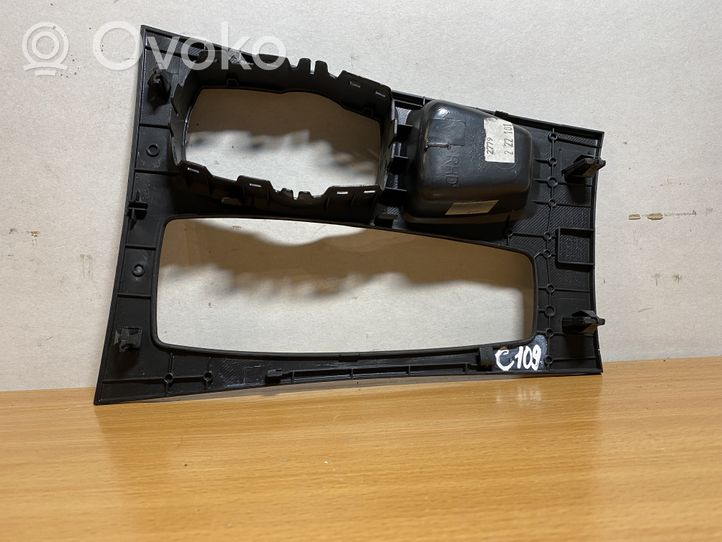 BMW X5 E70 Tappo cornice del serbatoio C109