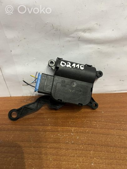 Volkswagen Golf VII Intake manifold valve actuator/motor 0132801343