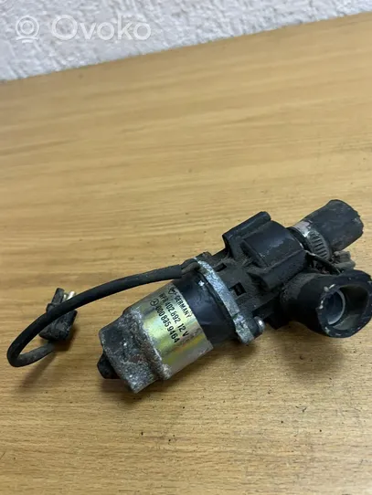 Mercedes-Benz E W124 Water pump 0008359464