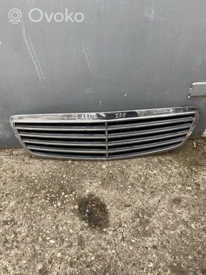 Mercedes-Benz S W220 Maskownica / Grill / Atrapa górna chłodnicy A2208800383