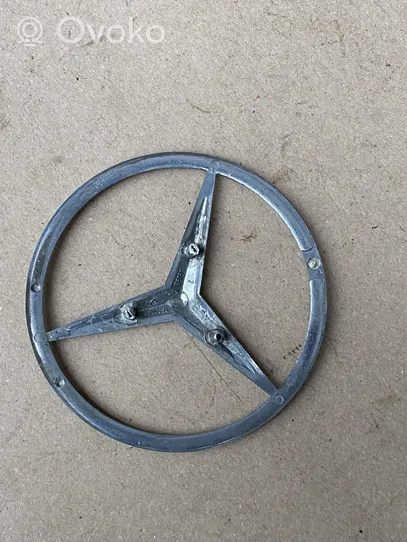 Mercedes-Benz E W210 Logo, emblème, badge 75800058