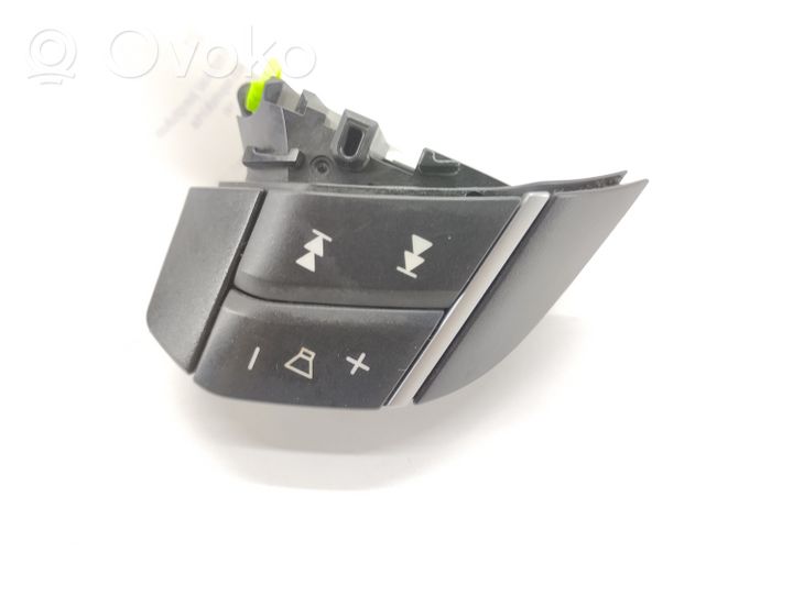 Volvo XC90 Przełącznik / Przycisk kierownicy 30710707