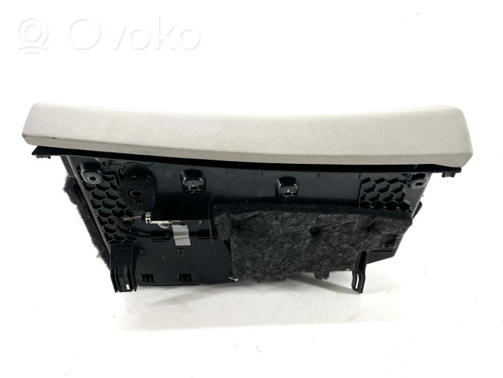 Mercedes-Benz C W204 Glove box set A2046803291