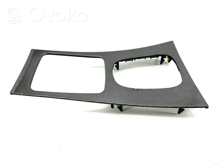 Mercedes-Benz C W203 Rivestimento in plastica cornice della leva del cambio A2036809239