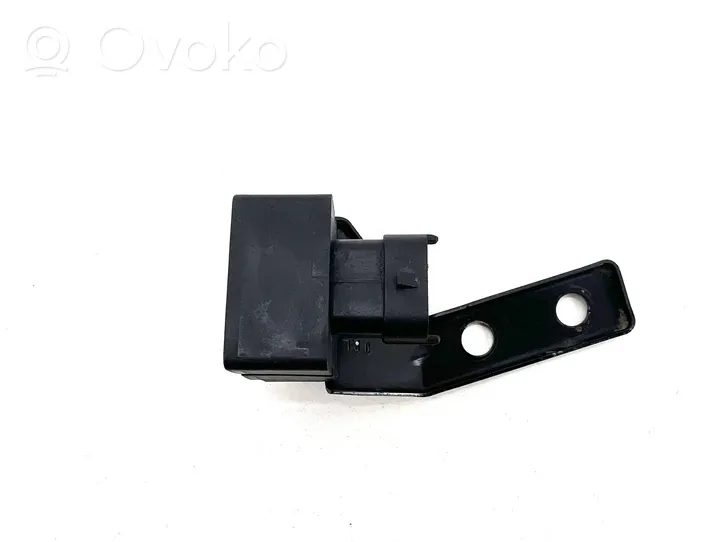 Opel Insignia A Amortizatora solenoīds 13240108