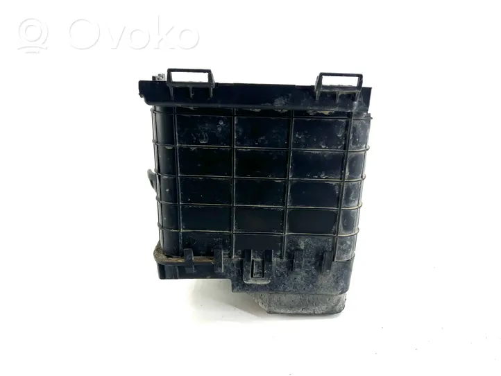 Audi A3 S3 A3 Sportback 8P Battery box tray 1K0915333