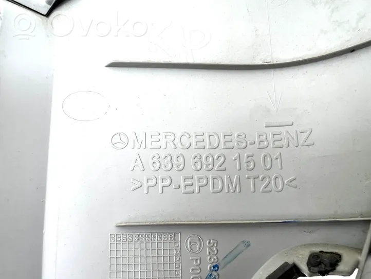 Mercedes-Benz Vito Viano W639 Osłona słupka szyby przedniej / A A6396921501