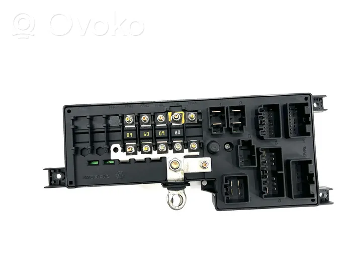 Volvo XC90 Ramka / Moduł bezpieczników 8678449