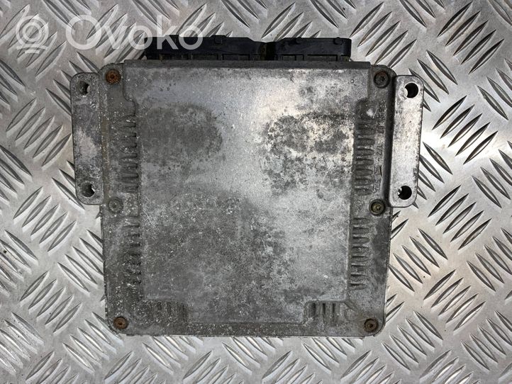 Chrysler Voyager Sterownik / Moduł ECU P04727665AB