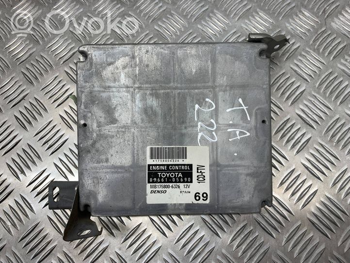 Toyota Avensis T250 Moottorin ohjainlaite/moduuli 8966105690