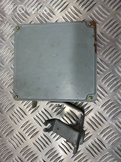 Toyota Avensis T220 Engine control unit/module 8966105420