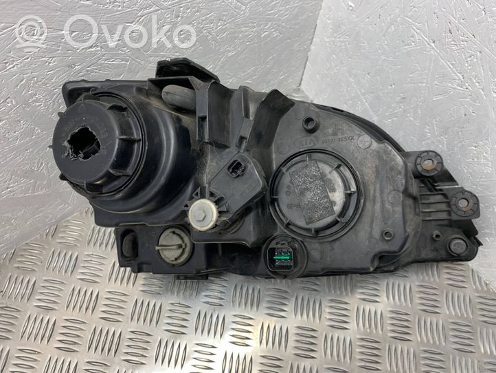 KIA Sorento Lampa przednia 921013E5XX