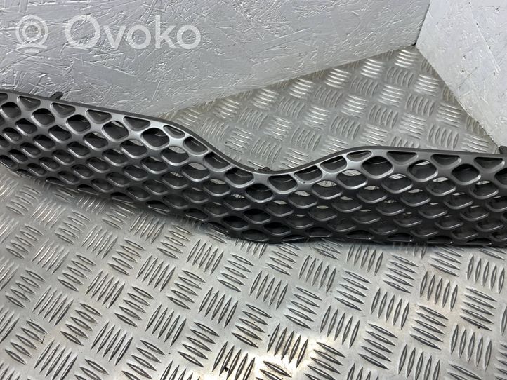 Toyota Yaris Atrapa chłodnicy / Grill 531010D0T0