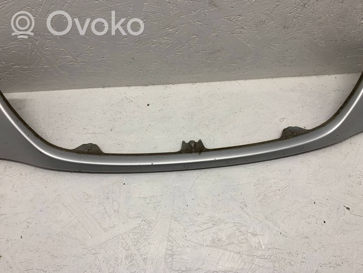 Toyota Avensis T220 Oberes Gitter vorne 5311105030