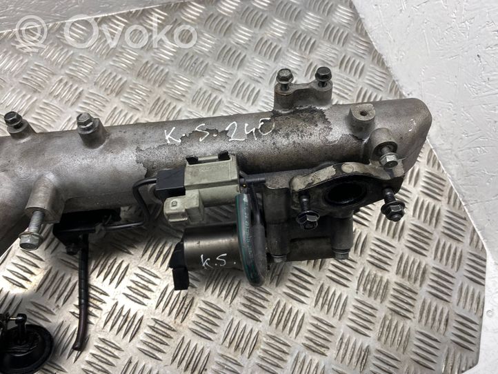 KIA Sorento Intake manifold 