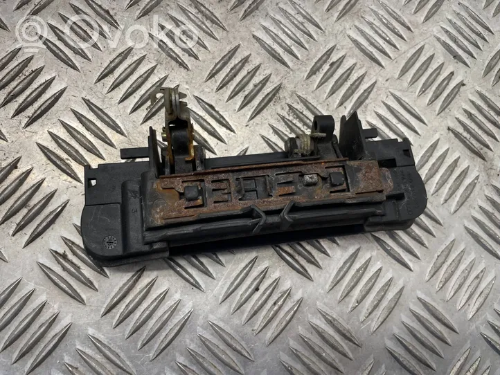 Audi A4 S4 B5 8D Takaoven ulkokahva 4B0839885