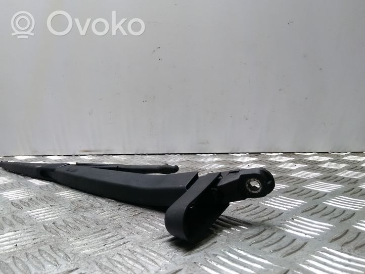 Opel Corsa D Takalasinpyyhkimen sulan varsi 80015317