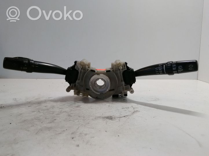 Toyota Avensis T220 Leva/interruttore dell’indicatore di direzione e tergicristallo 96229005